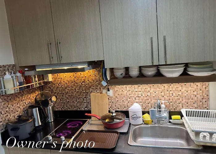 Juvrey Studio-unit Breeze Residences Manila