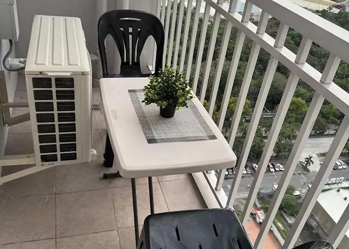 Juvrey Studio-unit Breeze Residences 4* Manila