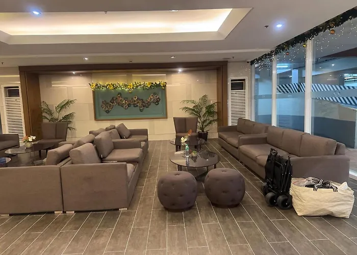 Juvrey Studio-unit Breeze Residences